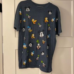 used medium unisex disney tshirt (mickey and friends)